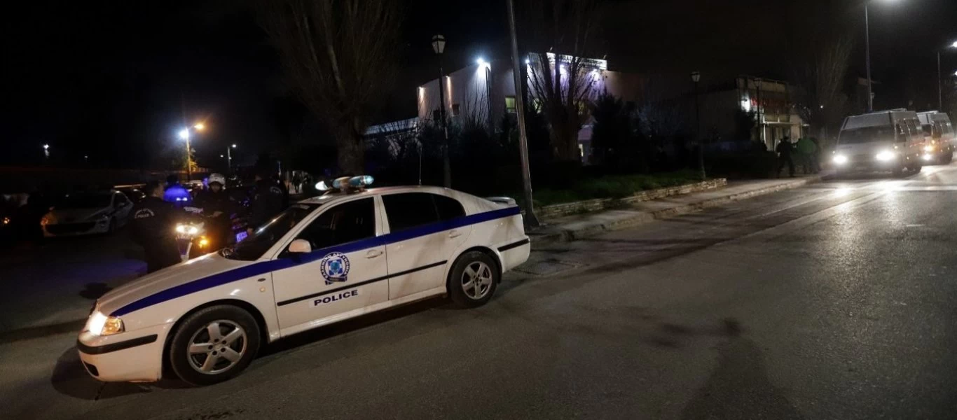 Συμπλοκές μεταξύ οπαδών Άρη και ΠΑΟΚ στη Θεσσαλονίκη - Η Αστυνομία έκανε χρήση δακρυγόνων